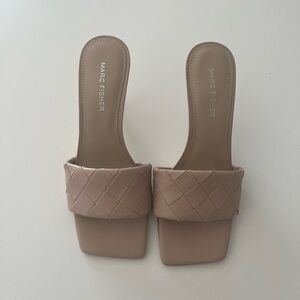 Marc‎ Fisher Darasa light natural quilted heel